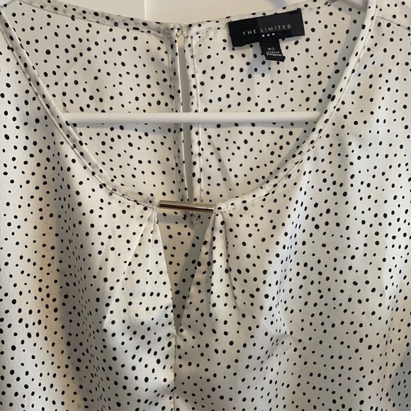 Sleeveless blouse - Picture 2 of 5